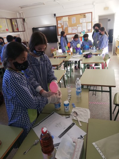 La màgica forma d'apagar les espelmes.