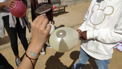 Els globus que exploten amb el sol