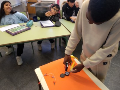 El magnetisme i l’electricitat estan connectats!