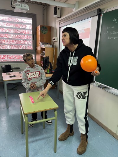 HEM RESOLT EL MISTERI DE LES ESPELMES QUE S'APAGUEN SOLES!!!