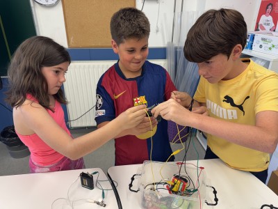 Descobrim l’electricitat i el magnetisme amb experiments!