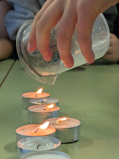 Les espelmes que s'apaguen soles