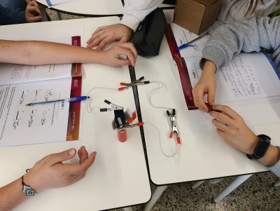 Descobrim el poder invisible dels imants!